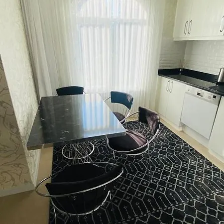 Orange-banana Garden Apartment